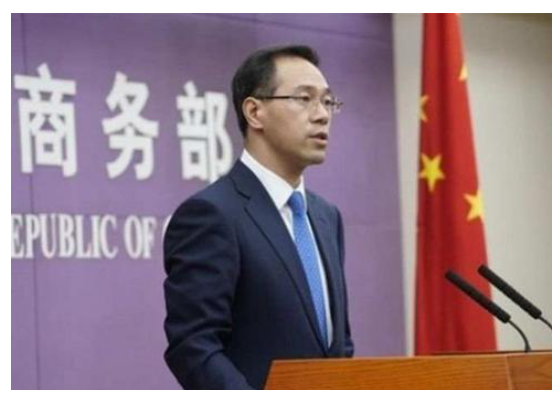 金价强势突破千五  元旦行情风波再起